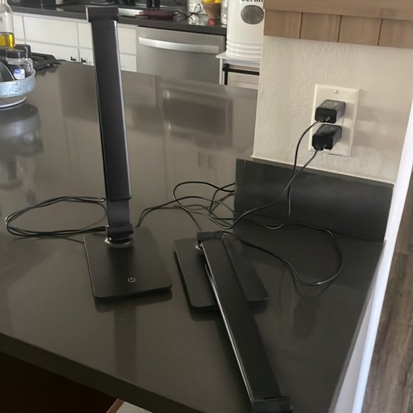 Used once, modern slim lights, USB or plug in 🔌 Touch light with 3 settings - Picture 6 of 7